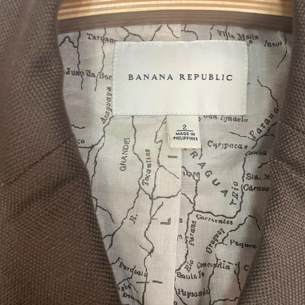 Banana Republic Summer blazer. Cotton linen blend and gorgeously detailed. Sz 2 - Picture 5 of 7